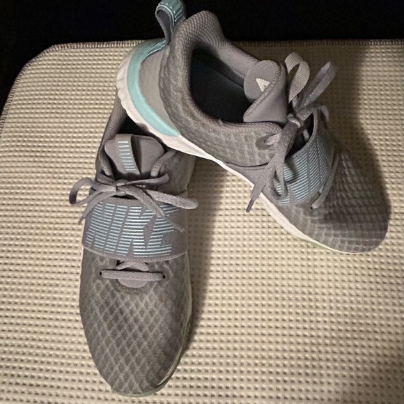 Women’s Nike Renew In-Season TR 9 - Picture 2 of 7